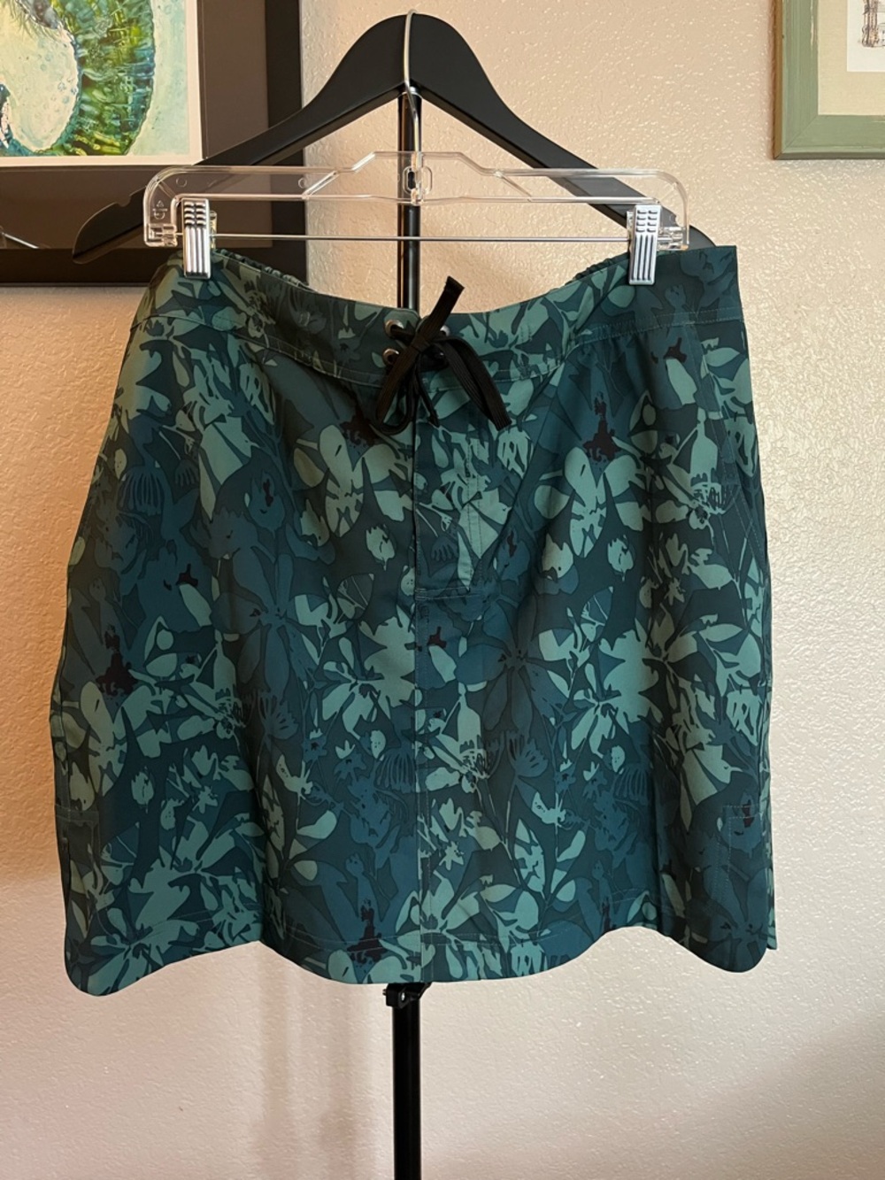 Ripskirt Hawaii Teal and Dark Green Leaf-Print Mini Skirt with Drawstring